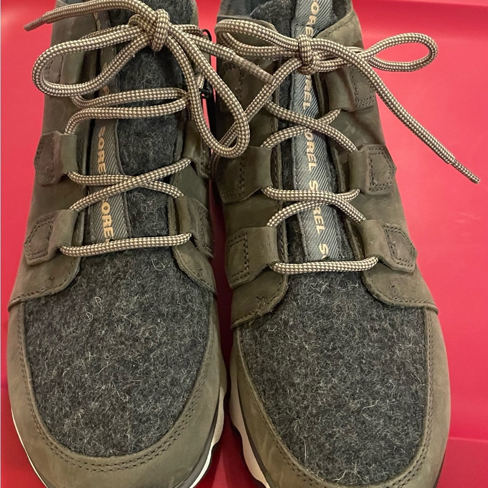 NWT- Sorel Olive and Charcoal Waterproof Boots - Picture 2 of 7